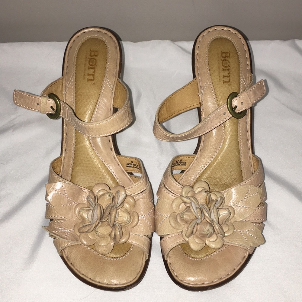 LADIES BORN HEELS